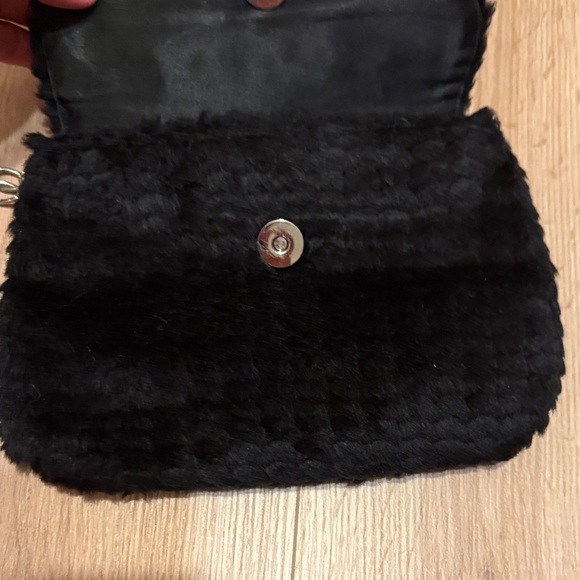 Kate Laundry Elegant Black Fuzzy sparkly Chain Strap Women's Bag - Picture 8 of 10